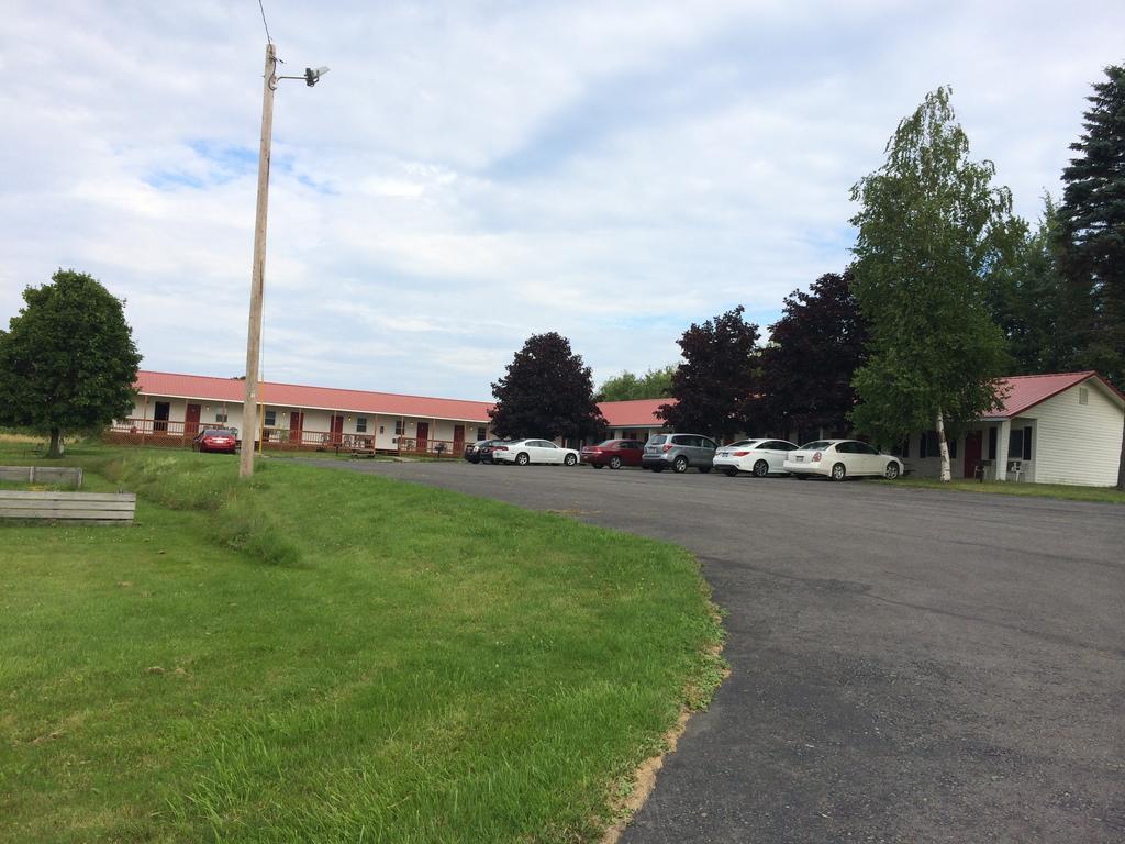 Port Lodge Motel Pulaski Exterior photo