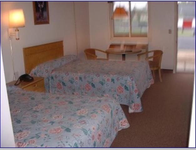 Port Lodge Motel Pulaski Room photo